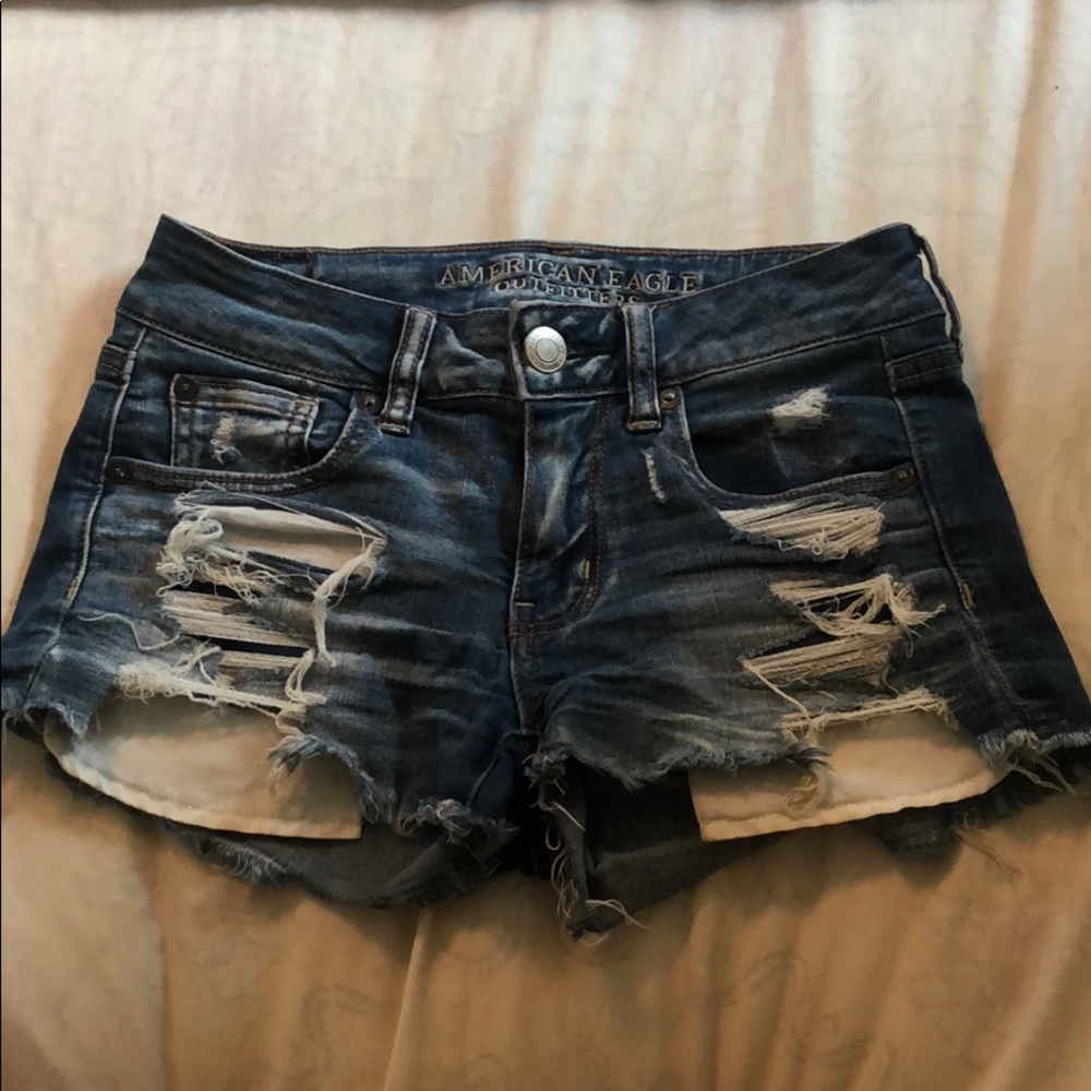 American Eagle Medium Wash Denim Shorts - Picture 1 of 2